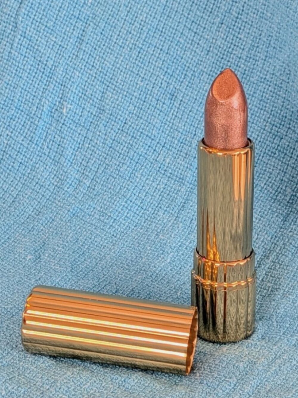 Estee Lauder Re-Nutriv Lipstick Gold Scalloped Bronze Wild Fawn R-15 NEW